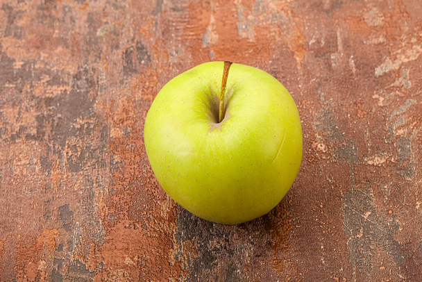 Ripe and sweet green tasty apple - Foto, Imagen