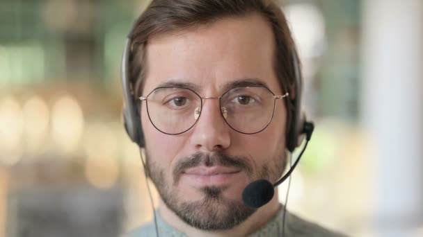 Close up of Young Man Wearing Headset with Mic  - Imágenes, Vídeo