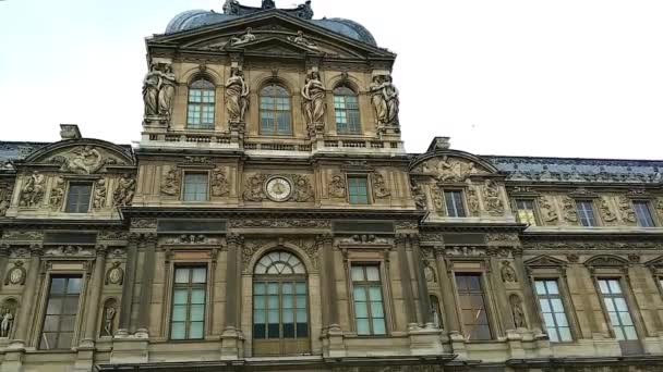 Louvre Museum courtyard. Baroque building - Footage, Video