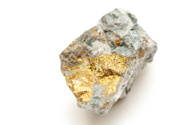 muestra mineral de calcopirita y oro y cobre con pirita - Foto, Imagen