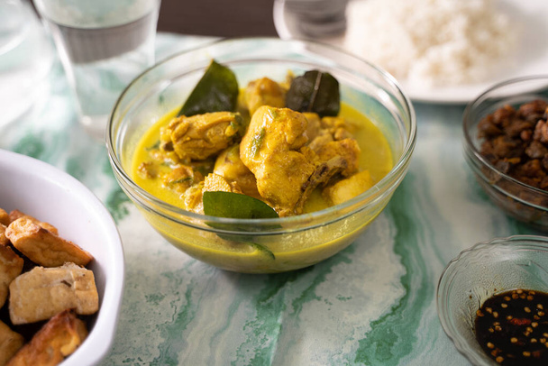 Indonesian yellow chicken curry - Photo, Image