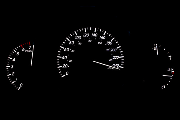 Високошвидкісний дисплей автомобіля ізольовано на чорному
 - Фото, зображення