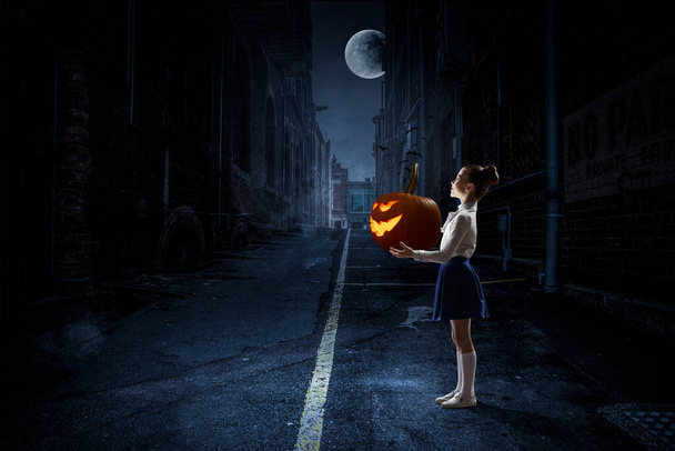 Imagen espeluznante de Halloween. Medios mixtos - Foto, Imagen