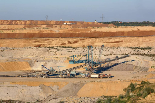 Coal Mine Excavation - Foto, afbeelding
