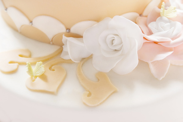 pastel de boda con flores - Foto, imagen