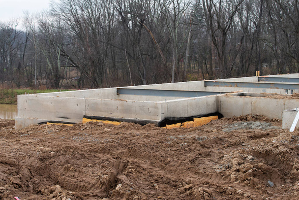Yeni bir evin beton zemini için beton temel - Fotoğraf, Görsel