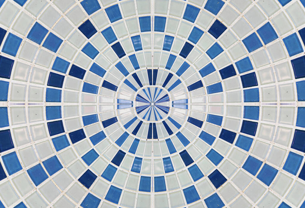 Blaues und weißes Glasmosaik im Badezimmer, minimalistischer Design-Hintergrund - Foto, Bild
