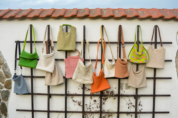 Mooie gehaakte handgemaakte handtas - Foto, afbeelding