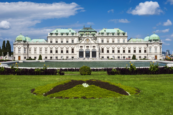 Здание Верхнего Бельведера в Вене, Австрия
 - Фото, изображение