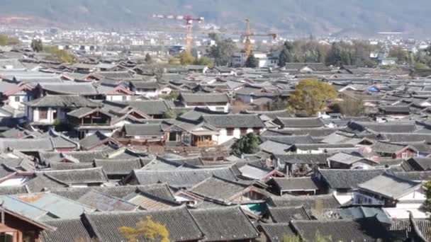 Draufsicht auf die Altstadt von Lijiang, Yunnan, China.  - Filmmaterial, Video