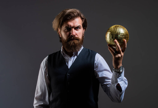 man with beard hold mirror disco ball. concept of corporate party. disco man in suit with sparkling disco mirror ball. Mr. discoball. super cool disco club. brutal mature hipster - Foto, immagini