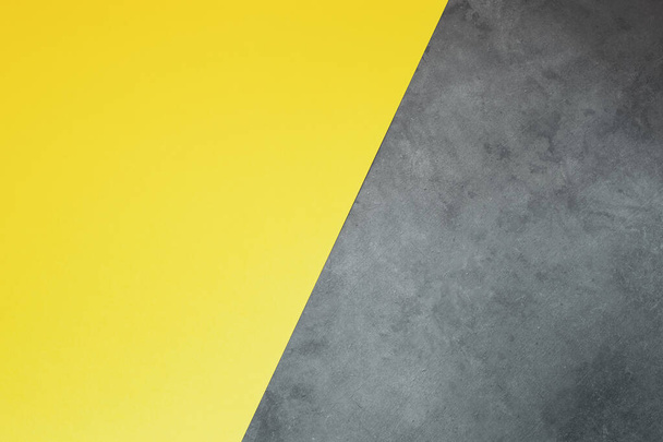 Κίτρινο-γκρι φόντο. Μινιμαλιστική γεωμετρική έννοια για σχεδιασμό. Trend χρώμα του 2021 είναι φωτεινό και απόλυτο γκρι. - Φωτογραφία, εικόνα