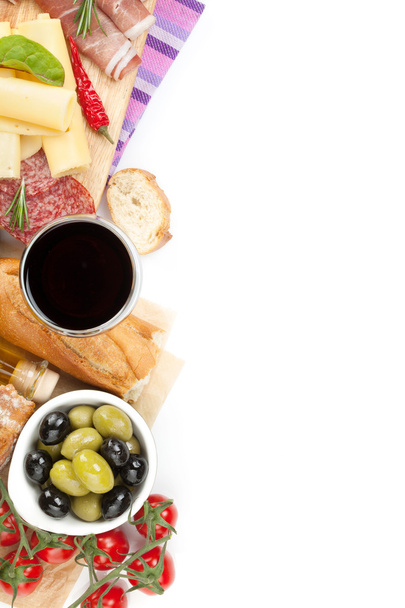 czerwone wino, ser, szynka, chleb - Zdjęcie, obraz