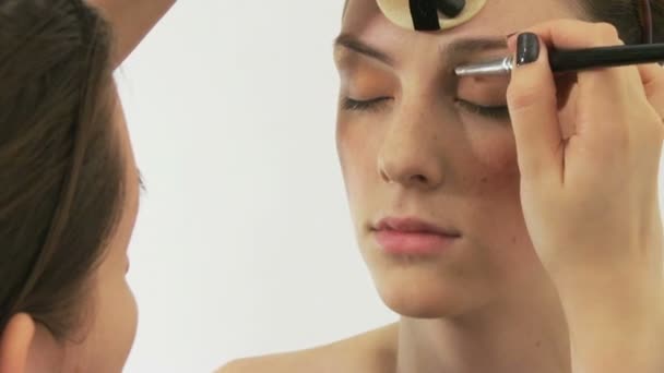 Maquiagem por estilista
 - Filmagem, Vídeo