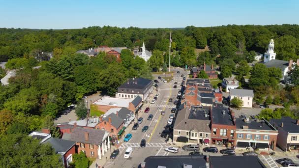 Aerial view of historic town center of Concord on Main Street in town of Concord, Massachusetts MA, Verenigde Staten.  - Video