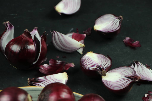 sweet red onions on background - Fotografie, Obrázek