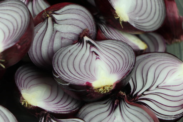 sweet red onions on background - Foto, Imagen