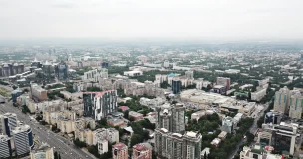 Flight over the city of Almaty in the smog. - Footage, Video