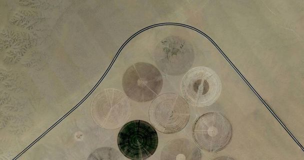  United States, abstract photography of relief drawings in  fields in the U.S.A. from the air, Genre: Abstract Naturalism, from the abstract to the figurative,  - Photo, Image
