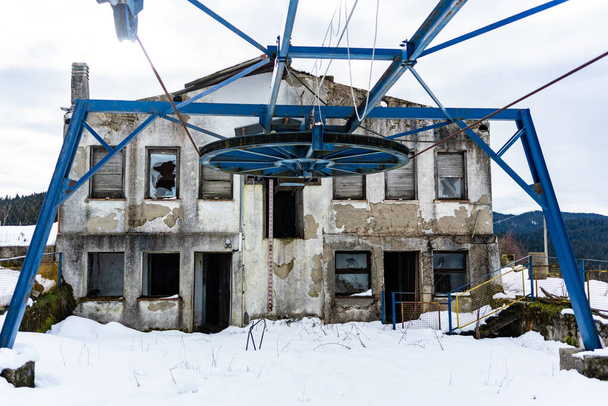Rovine della vecchia stazione sciistica di Altopiano di Asiago - Foto, immagini