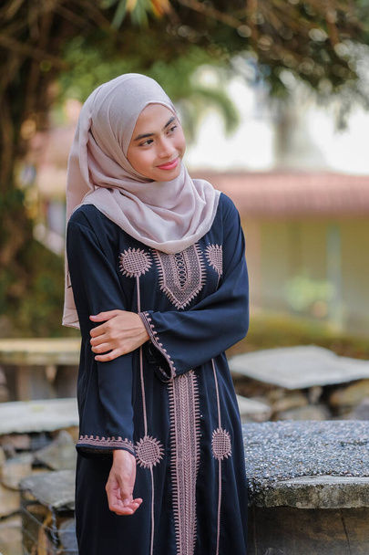 Portré muszlim szépség nő visel hidzsáb - Fotó, kép