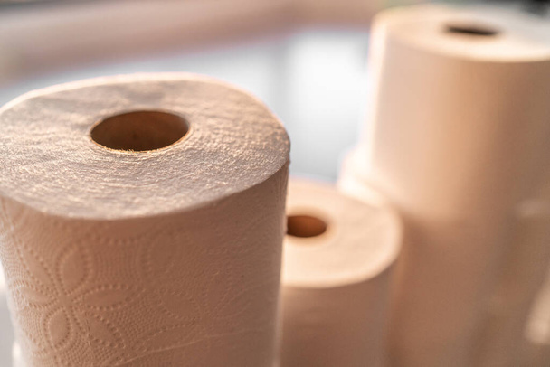 Toilet paper rolls bathroom tissue hoarding on store shelf - Foto, imagen