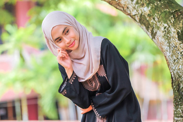 Portrait de femme musulmane de beauté portant le hijab - Photo, image