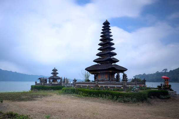 pura ulun danu bratan temple in Bali, indonésia. - Foto, Imagem