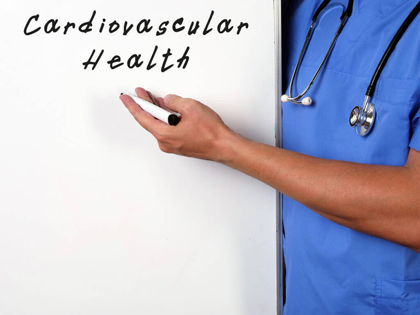 Concepto médico sobre Salud Cardiovascular con inscripción en el papel - Foto, Imagen