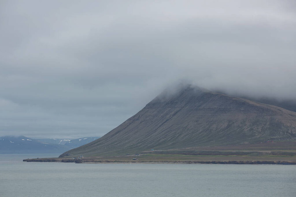 Beautiful nature and landscape near Longyearbyen, Spitsbergen  in Norway. - Фото, зображення