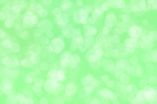 ανοιχτό πράσινο αφηρημένο defocused φόντο με σχήμα κύκλου bokeh κηλίδες - Φωτογραφία, εικόνα
