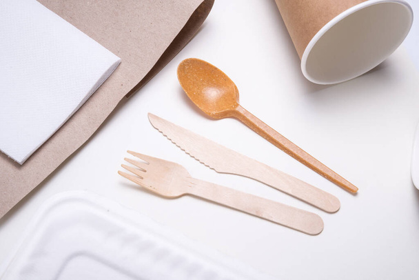 Set of disposable table ware, eco friendly - 写真・画像