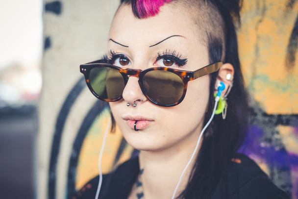 Punk menina escura
 - Foto, Imagem