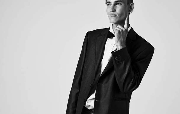 elegant man in shirt with tie light background portrait cropped view - Foto, Imagen