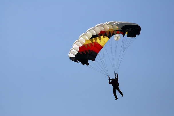 стрибки з парашутом
 - Фото, зображення