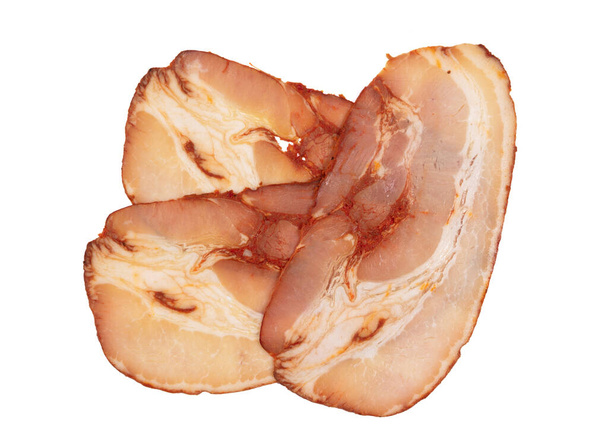 Fatias de bacon temperadas brutas isoladas em fundo branco - Foto, Imagem