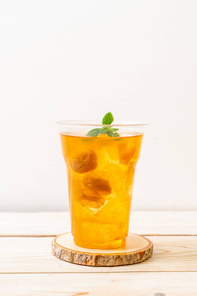 Chinese plum juice with ice and mint - Foto, immagini