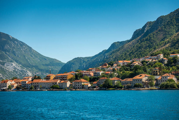 Piękne miasta morskie Czarnogóry - Zdjęcie, obraz