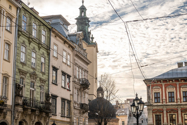 Schöne Straßen und Häuser von Lviv - Foto, Bild
