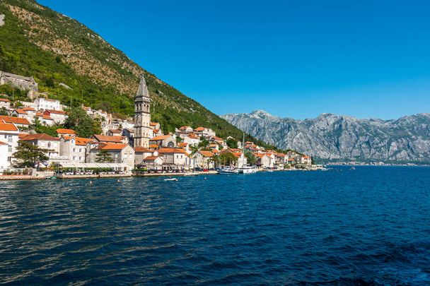 Hermosas ciudades marítimas de Montenegro - Foto, Imagen