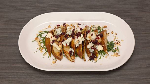 Grilled Pears With Blue Cheese and Walnuts at Oval Plate - Zdjęcie, obraz