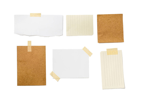 Prázdné papírové listy na bílém pozadí - Fotografie, Obrázek