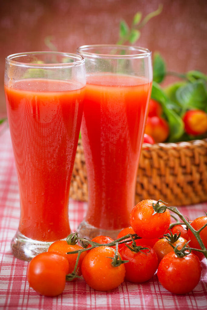 Tomato Juice and fresh tomatoes - Photo, Image