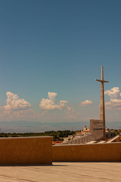 Σαν Τζιοβάνι Ροτόντο. Η εκκλησία του Padre Pio - Φωτογραφία, εικόνα