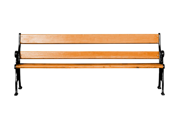 Ławka drewniana z nogami stalowymi izolowana na białym tle ze ścieżką wycinania. - Zdjęcie, obraz