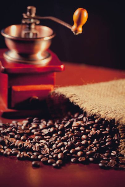 molinillo de café y granos de café - Foto, Imagen