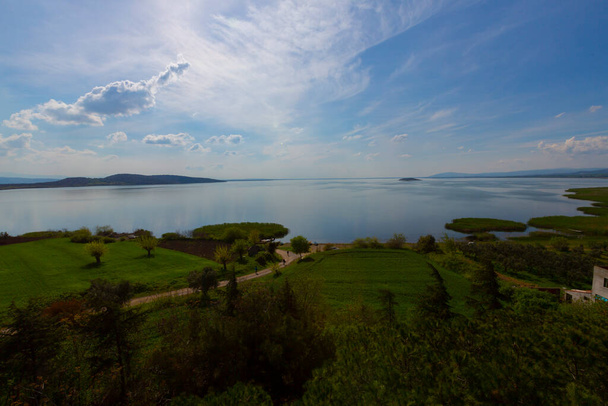 Lago Eber, Afyon in Turchia.Lago Eber è l'undicesimo lago più grande della Turchia, ma ha iniziato ad asciugarsi a causa della cessazione delle risorse idriche. - Foto, immagini