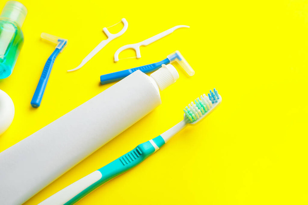 Set for oral hygiene on color background - Фото, зображення