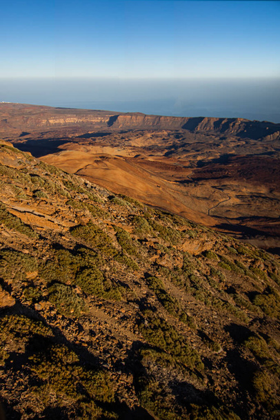 Vista del Parque Nacional del Teide al atardecer desde el volcán Pico de Teide, Tenerife, Islas Canarias, España - Foto, Imagen