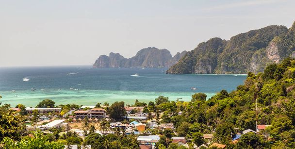 Δημοφιλή τουριστικά αξιοθέατα Ko Phi Phi Don αρχιπέλαγος στην Ταϊλάνδη - Φωτογραφία, εικόνα